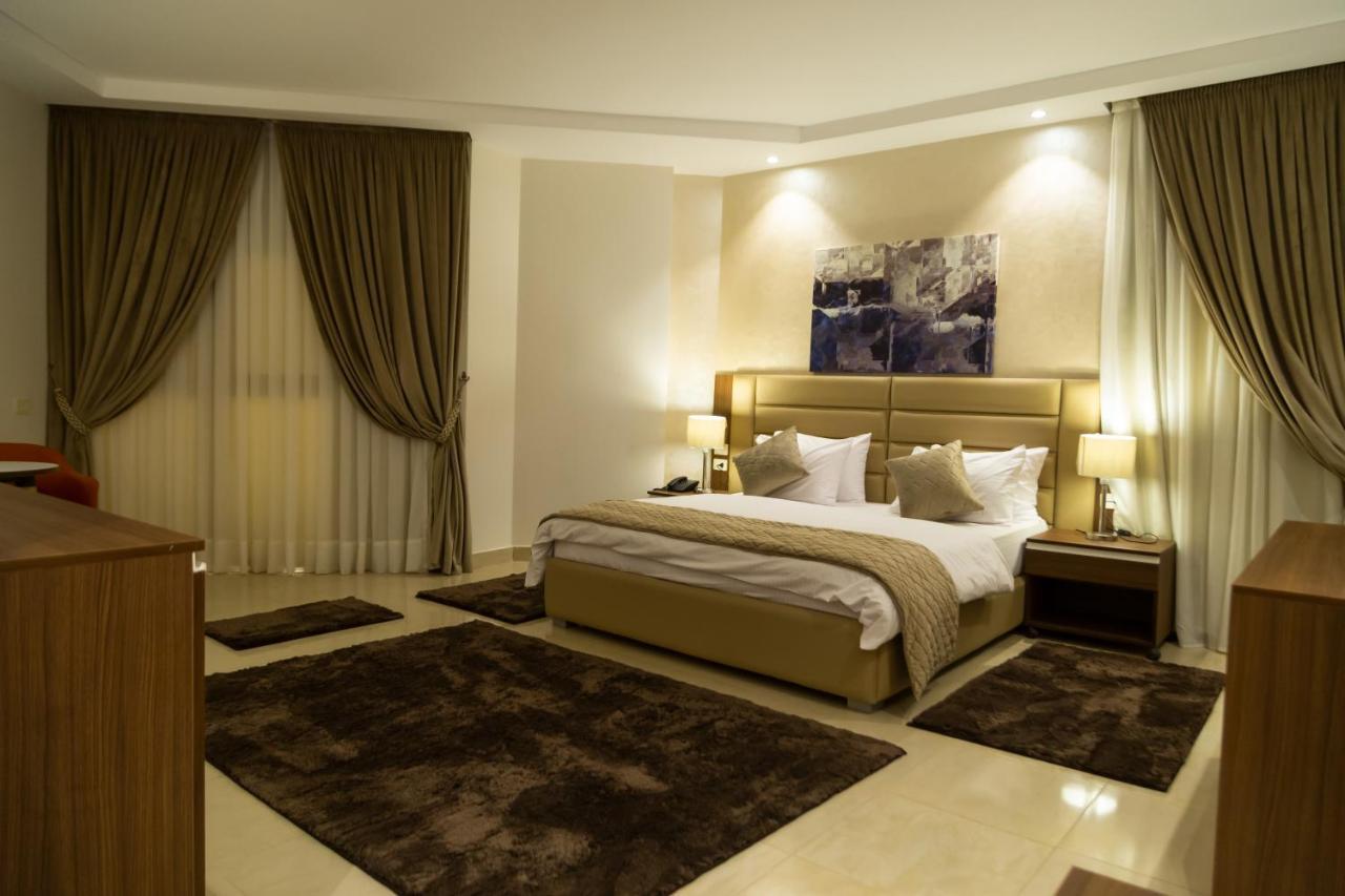Diamond Land Hotel เท็นธ์ออฟรอมฎอนซิตี้ ภายนอก รูปภาพ