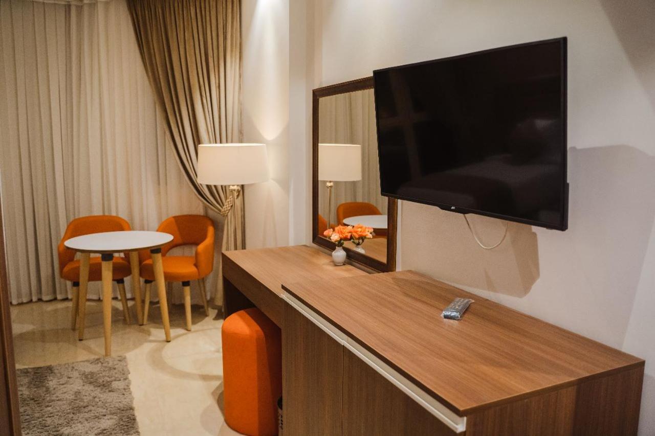 Diamond Land Hotel เท็นธ์ออฟรอมฎอนซิตี้ ภายนอก รูปภาพ